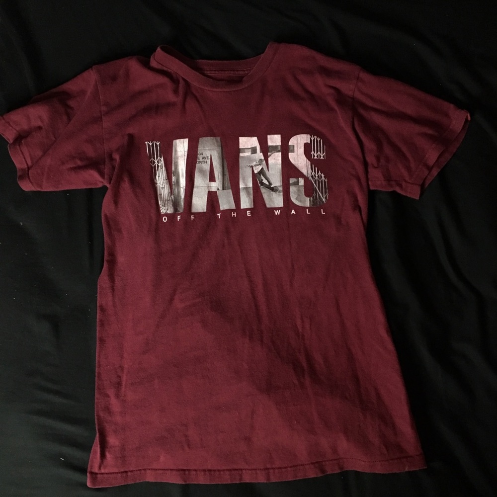 VANS SHIRT SIZE SMALL !!